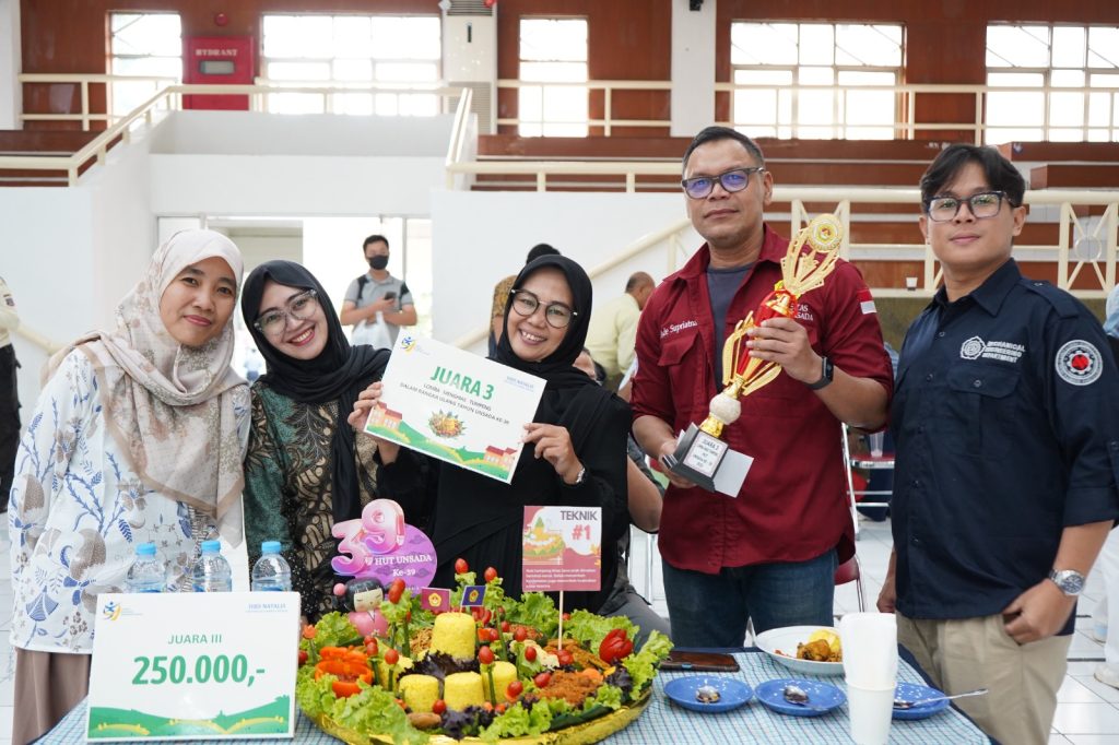 Lomba Hias Tumpeng UNSADA