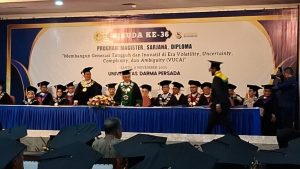 406 Wisudawan Universitas Darma Persada Siap Bersaing di Era Global Digital