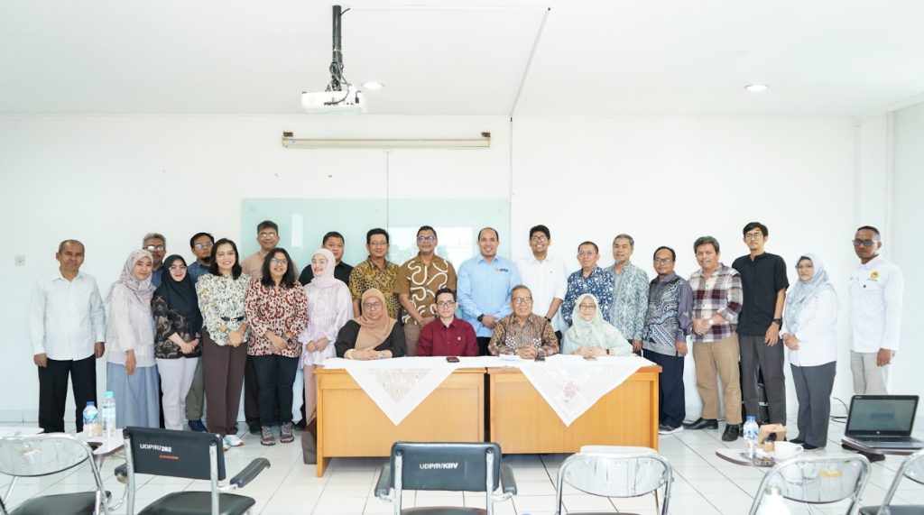  Penyusunan Proposal Penelitian dan PKM Hibah Nasional & DPPM serta Forum Group Discussion  